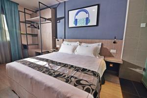 Postel nebo postele na pokoji v ubytování Diamond Inn