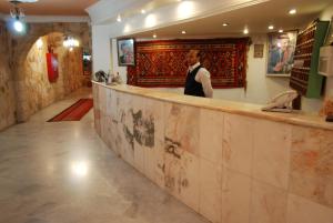 Lobbyn eller receptionsområdet på Al Rashid Hotel