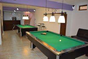 Biliár nebo kulečník v ubytování Hotel Corsar