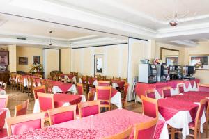 Restaurace v ubytování Hotel Confine