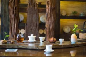 丽江束河丽思漫精品客栈的咖啡和沏茶工具