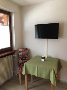TV a/nebo společenská místnost v ubytování Haus Gisela