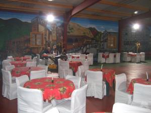 Reštaurácia alebo iné gastronomické zariadenie v ubytovaní Hotel Rural Camino Medulas