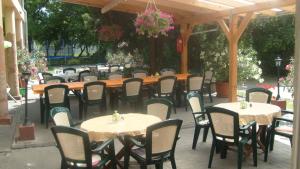 Restaurace v ubytování Hársfavirág Vendégház