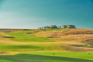 Golf v rezortu nebo okolí