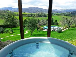 The swimming pool at or close to Villa esclusiva in Toscana con piscina privata