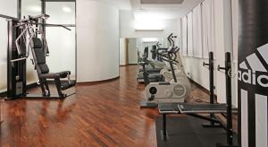 Fitness centrum a/nebo fitness zařízení v ubytování Hotel Savoy Palace