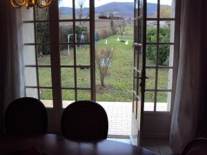 Afbeelding uit fotogalerij van Maison LES BLEUETS in Le Perréon +4 foto's