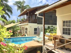 Gallery image of Amanda's Place Casa Amancer - sea view, pool and tropical garden in Caye Caulker