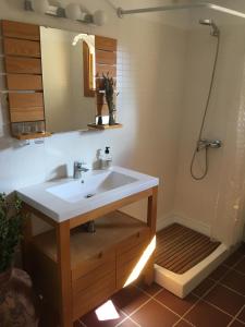 Ένα μπάνιο στο Casa rural La Sabina +33 φωτογραφίες