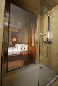 A bathroom at Holiday Inn Ankara-Kavaklidere by IHG