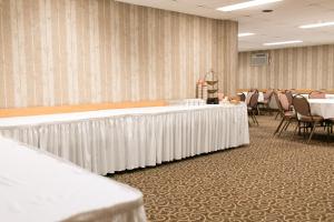Konferenční prostory v ubytování Victoria Inn Flin Flon + 35 fotografií