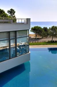 Bazén v ubytovaní Krotiri Resort alebo v jeho blízkosti