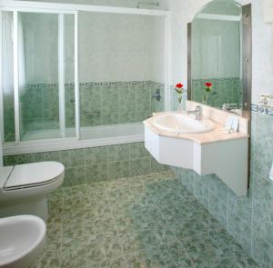 Koupelna v ubytování Hotel Río Cabia
