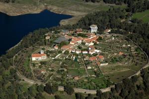 Gallery image of Apartamentos El Jardín del Poeta in Guijo de Granadilla