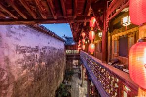 Φωτογραφία από το άλμπουμ του Huangshan Xidi Shang De Tang σε Yi