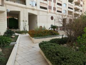 Fotografia z galérie ubytovania Apartamento Teatinos con piscina espectacular, aire acondicionado en salón-comedor y ventiladores en habitaciones v destinácii Málaga + 37 fotografií