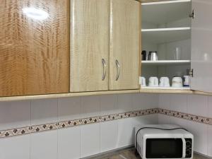 Fotografia z galérie ubytovania Apartamento Teatinos con piscina espectacular, aire acondicionado en salón-comedor y ventiladores en habitaciones v destinácii Málaga
