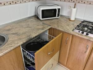 Fotografia z galérie ubytovania Apartamento Teatinos con piscina espectacular, aire acondicionado en salón-comedor y ventiladores en habitaciones v destinácii Málaga
