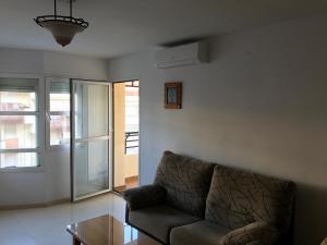 Fotografia z galérie ubytovania Apartamento Teatinos con piscina espectacular, aire acondicionado en salón-comedor y ventiladores en habitaciones v destinácii Málaga