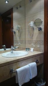 Kylpyhuone majoituspaikassa Hotel Pamplona Villava