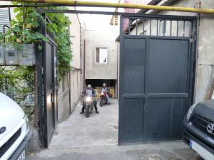 Foto dalla galleria di Why Me Eco-friendly Hostel a Tbilisi City