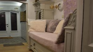 A seating area at B&B Au Bord De La Source