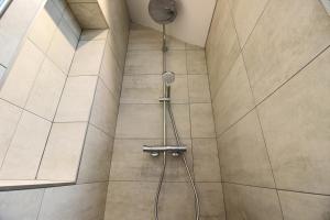 Bilik mandi di Appartements Design Hypercentre +28 gambar