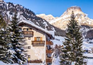 Nespecifikovaný výhled na hory nebo výhled na hory při pohledu z hotelu