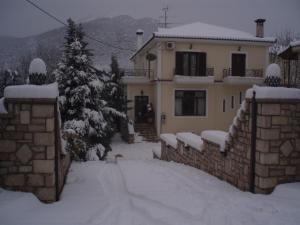 Aroanios Hotel v zime