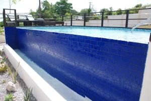 Bazén v ubytování Luxury 2BR Home facing Beach w/Pool Montego Bay #3 nebo v jeho okolí
