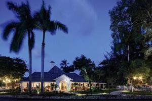 Zahrada ubytování Luxury 2BR Home facing Beach w/Pool Montego Bay #3