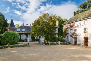 Gallery image of Domaine de l'Ermitage in Berry-Bouy