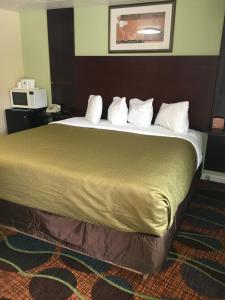 Cama o camas de una habitación en colony motel Jamestown