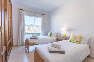 Postel nebo postele na pokoji v ubytování Apartamento Marbella Playa Centro + 37 fotografií