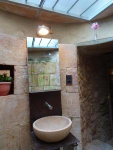 A bathroom at Can Seuba