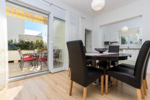 Fotografie z fotogalerie ubytování Apartmani Meriko v destinaci Kaštela