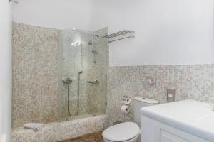 Vannituba majutusasutuses Pantelia Suites