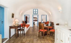 Gallery image of Pantelia Suites in Fira
