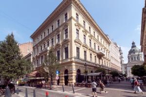 Gallery image of Count Zrinyi Basilica Luxurious Residence in Budapest