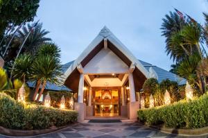 Jardí fora de Phi Phi Island Cabana Hotel