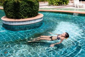 Piscina a Phi Phi Island Cabana Hotel o a prop