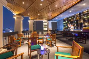 En restaurant eller et andet spisested på Lancaster Bangkok