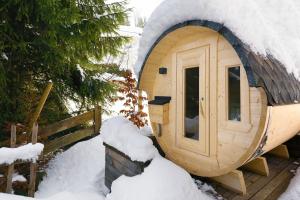 Obiekt LISA-Chalets zimą