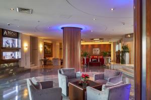 Lobbyen eller receptionen på Coral Beach Hotel And Resort Beirut