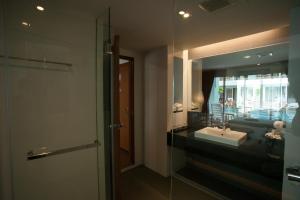 Ein Bett oder Betten in einem Zimmer der Unterkunft Phi Phi Harbour View Hotel-SHA Extra Plus