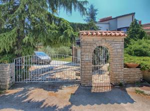 Zdjęcie z galerii obiektu Apartments Adrijana 736 w mieście Štinjan