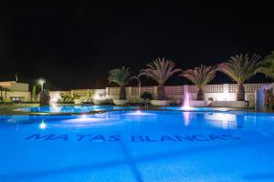 Bazén v ubytovaní Kn Hotel Matas Blancas - Solo Adultos alebo v jeho blízkosti