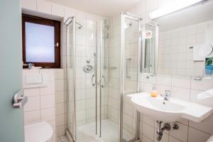 Koupelna v ubytování Landidyll Hotel zum Kreuz