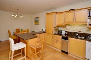 Kuchyň nebo kuchyňský kout v ubytování Apartment 263 - Clifden